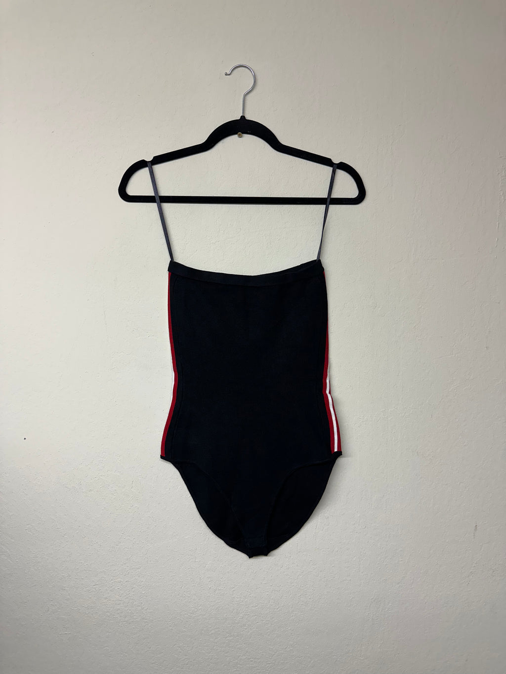 [Modern] Out from Under Black Sporty Strapless Knit Bodysuit