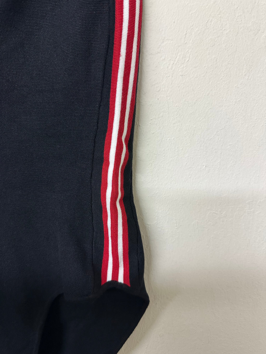[Modern] Out from Under Black Sporty Strapless Knit Bodysuit