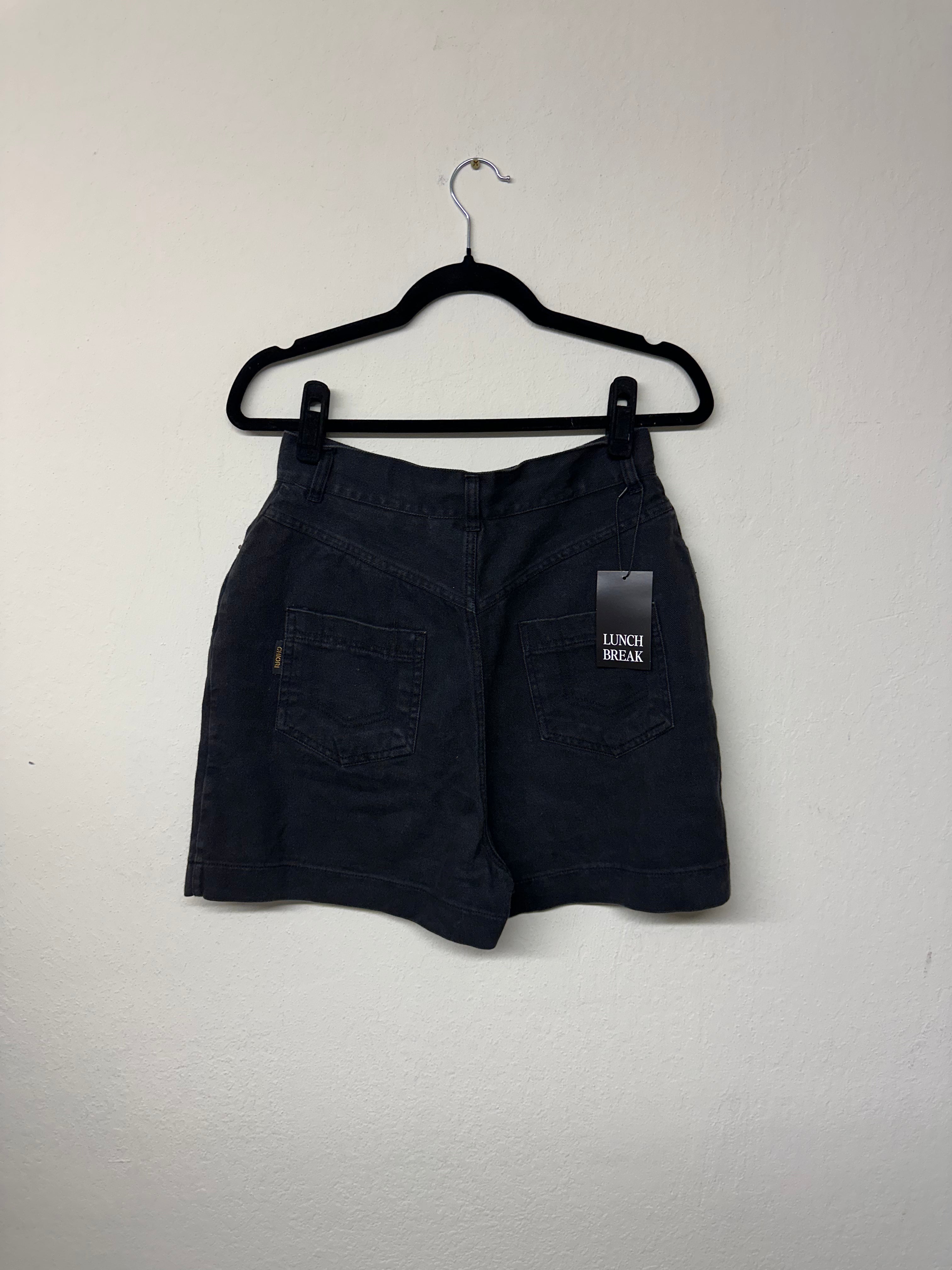 Chiori 90s High Waist Black Skort