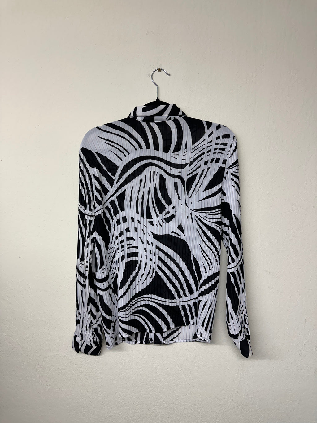 Sarah B Studio Black and White Plissé Blouse