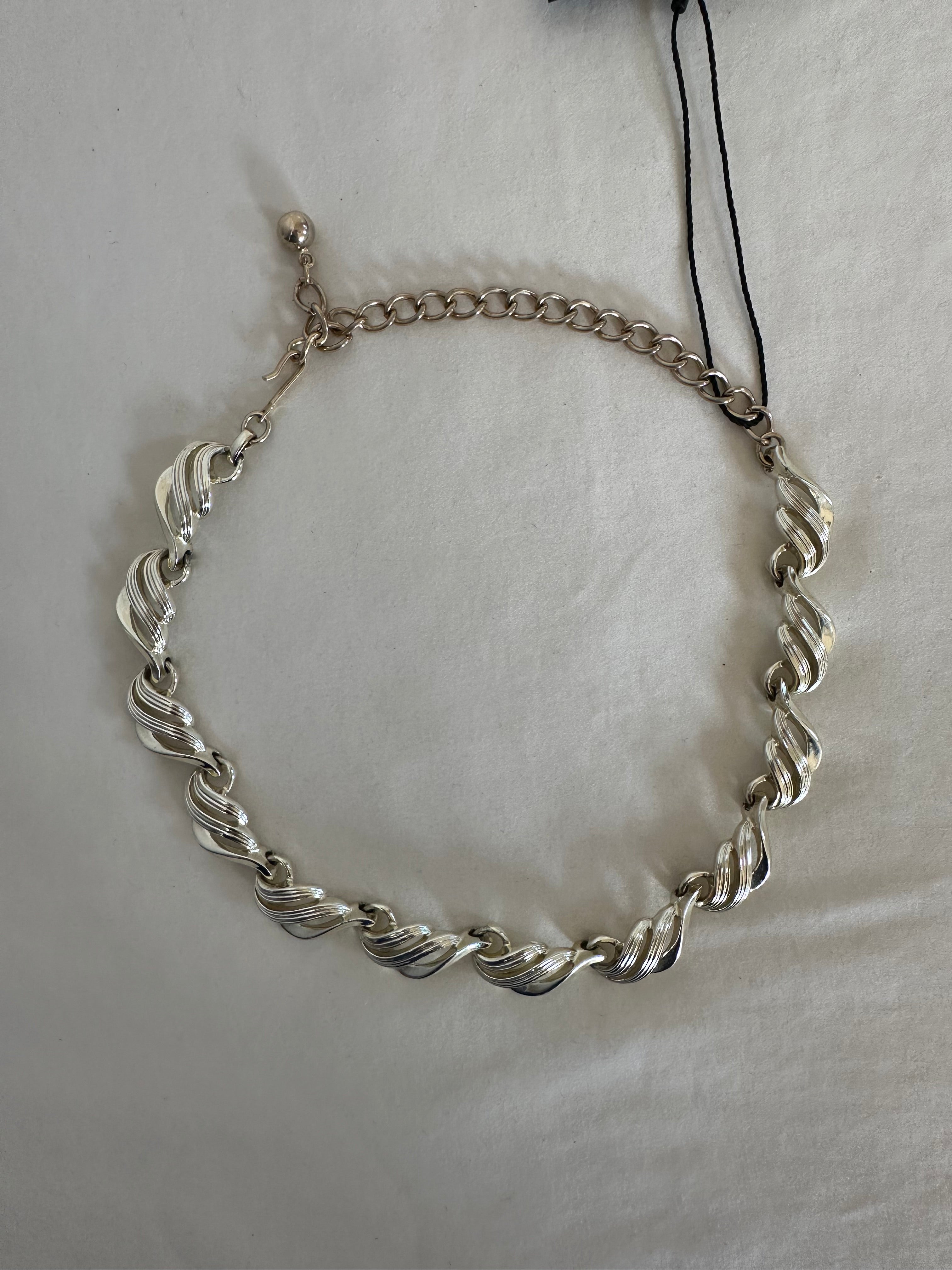 Coro Vintage Choker Necklace (pale gold)