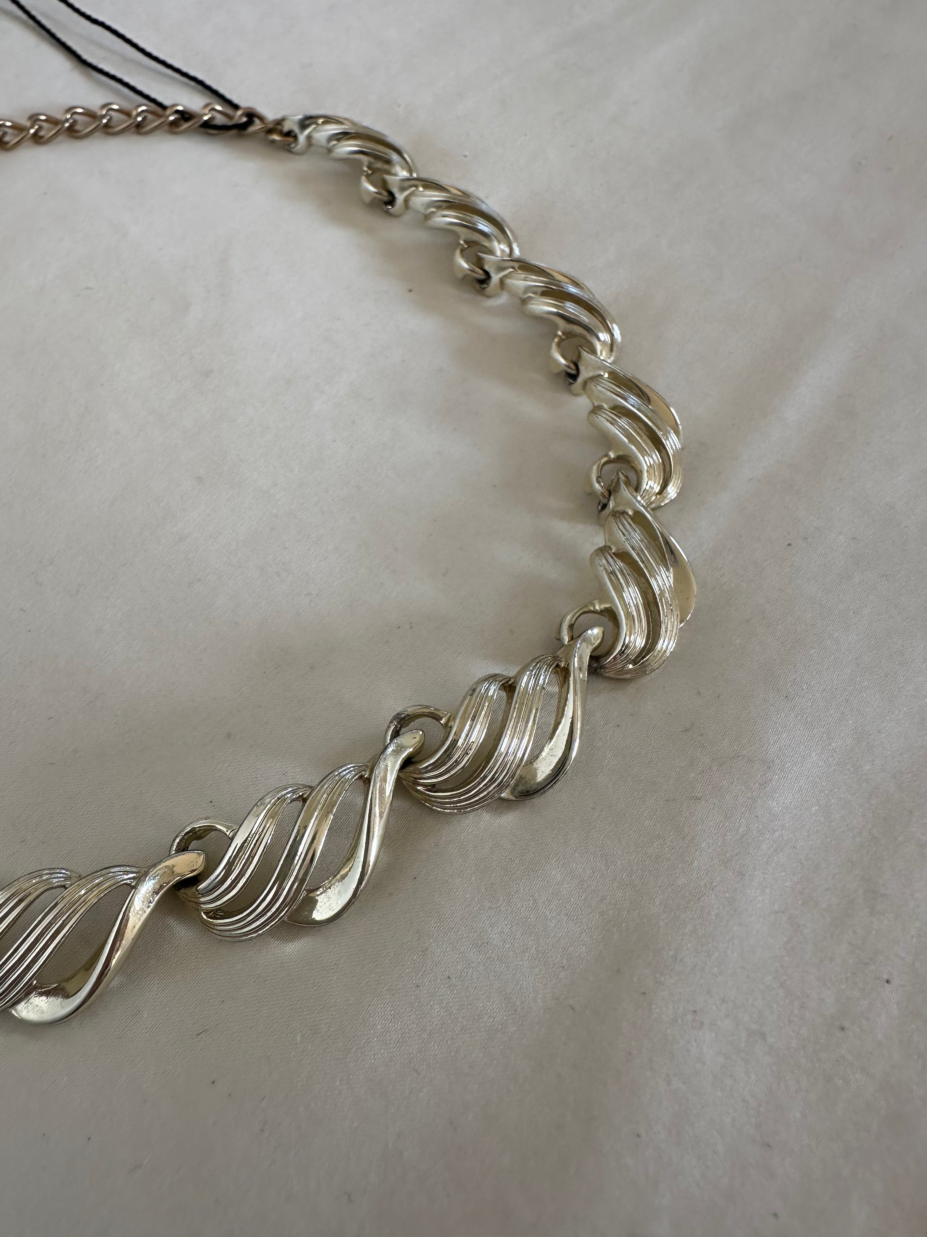 Coro Vintage Choker Necklace (pale gold)