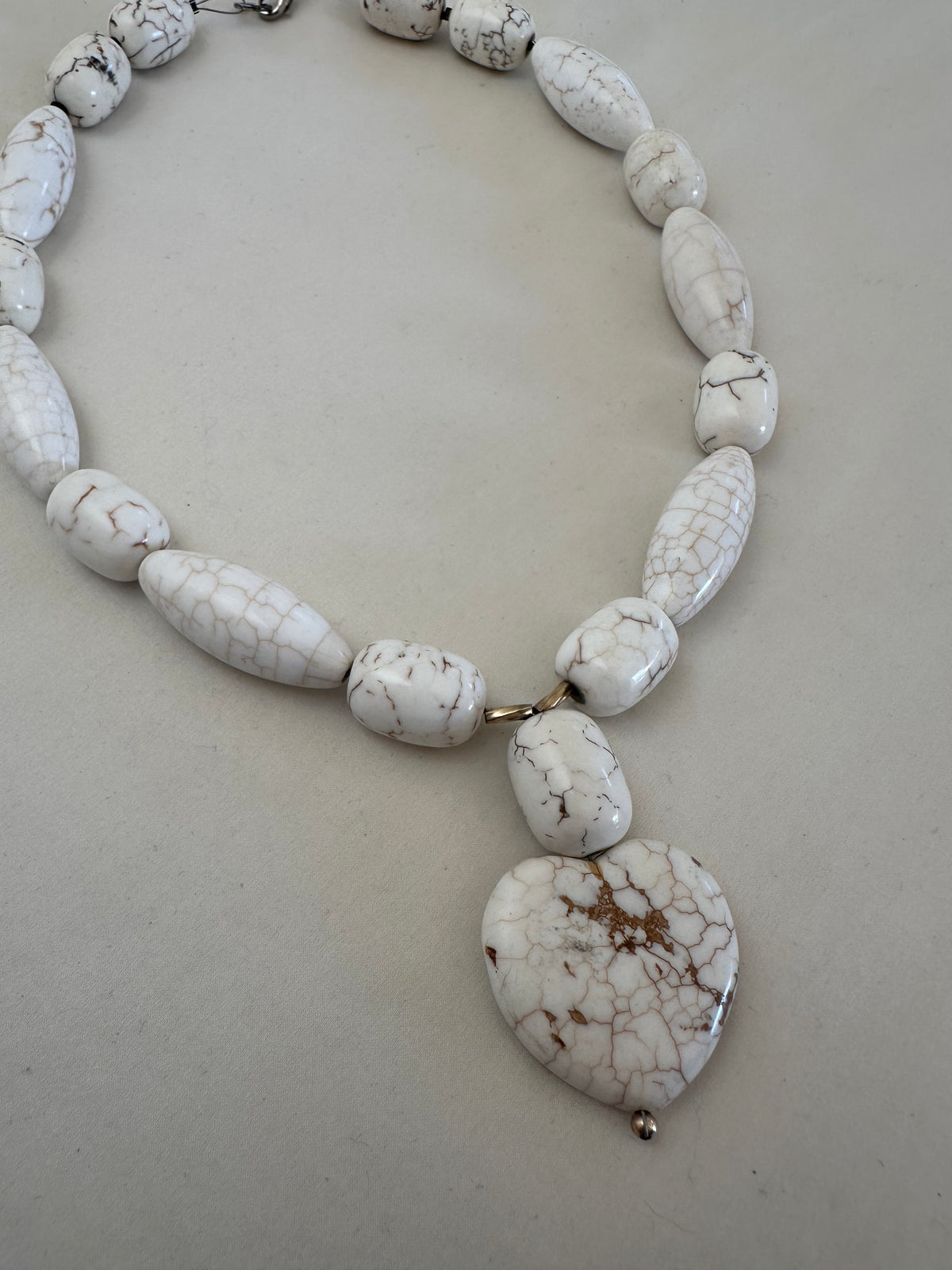 Vintage White Howlite Heart Pendant Necklace