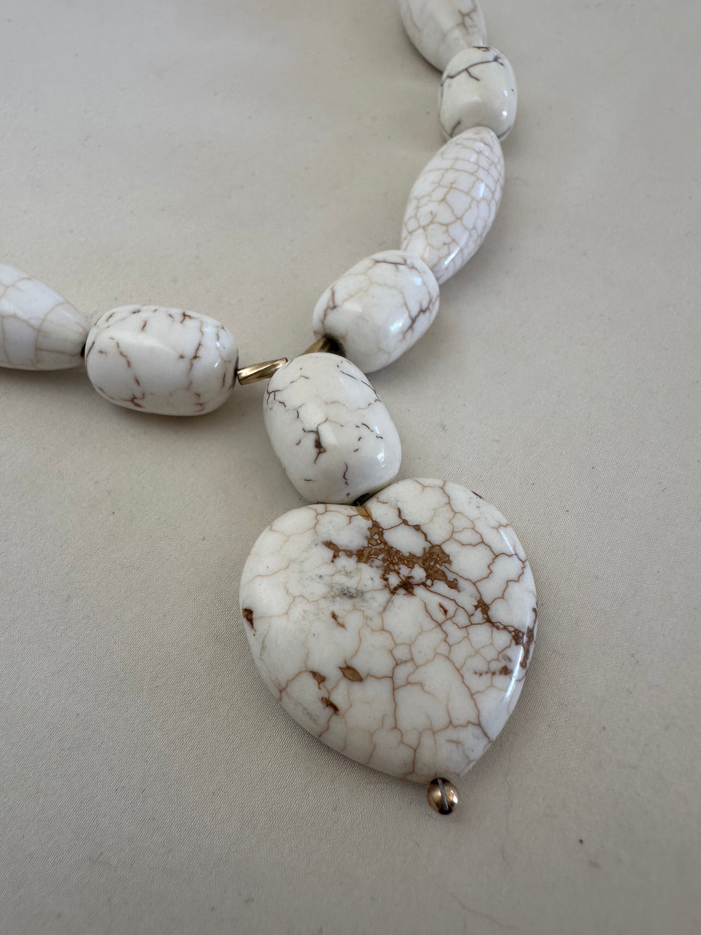 Vintage White Howlite Heart Pendant Necklace