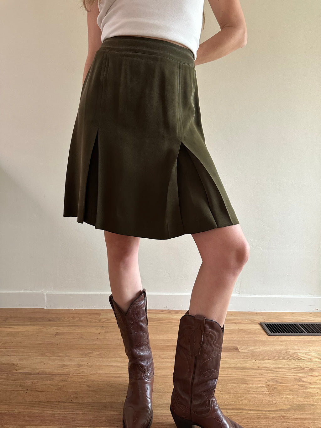 Jones New York Olive Silk Pleated Skirt