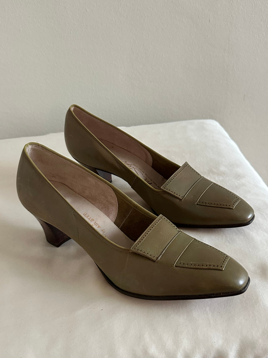 70s Olive Green Leather Heels