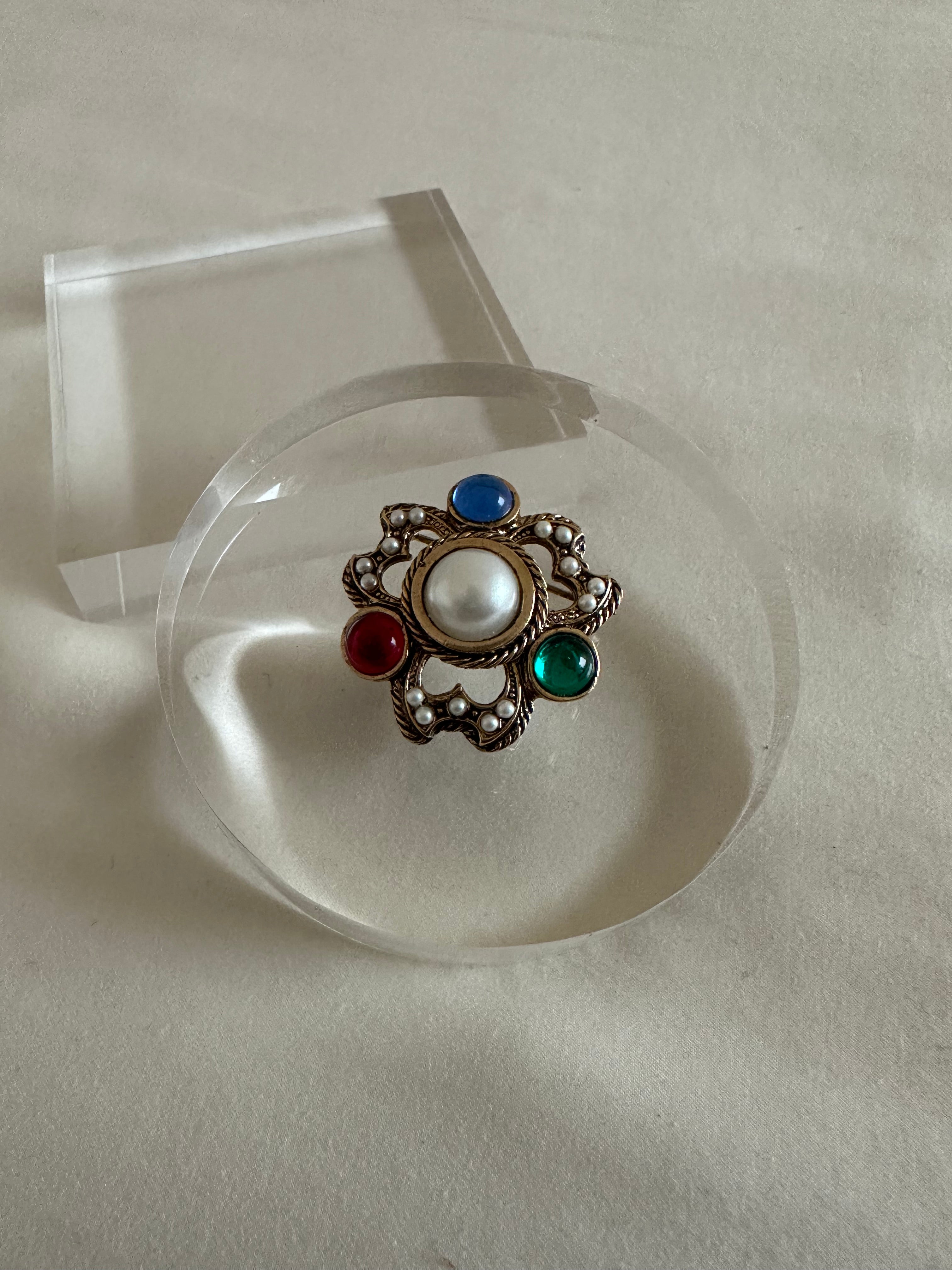 Multicolor Cabochon Pearl Brooch
