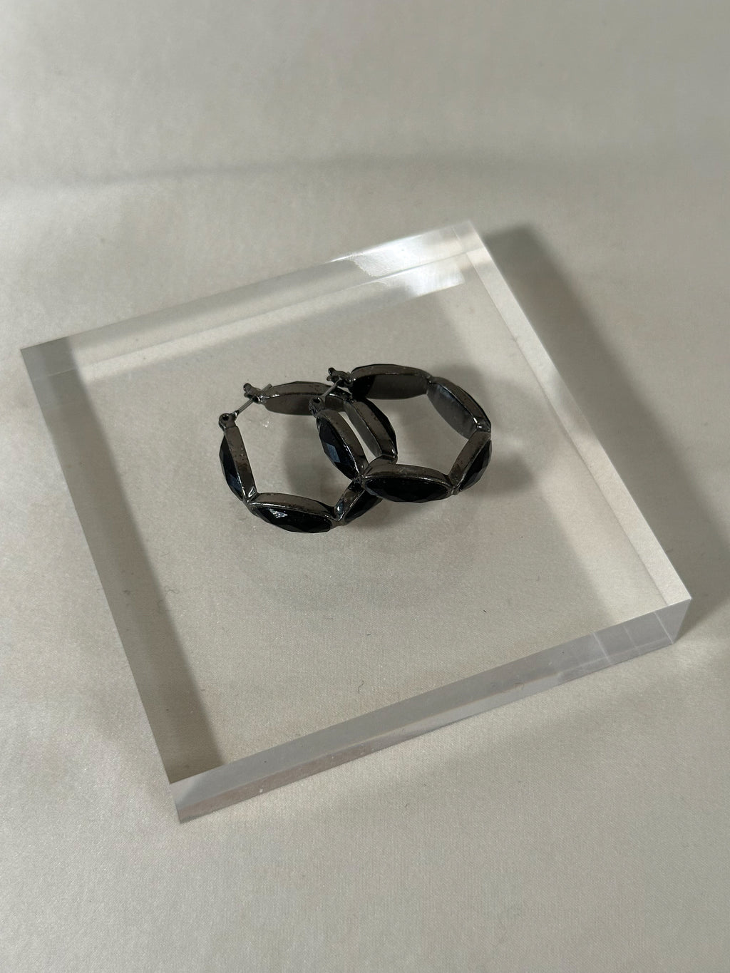 Black Faceted Gem Geometric Hoop Earrings