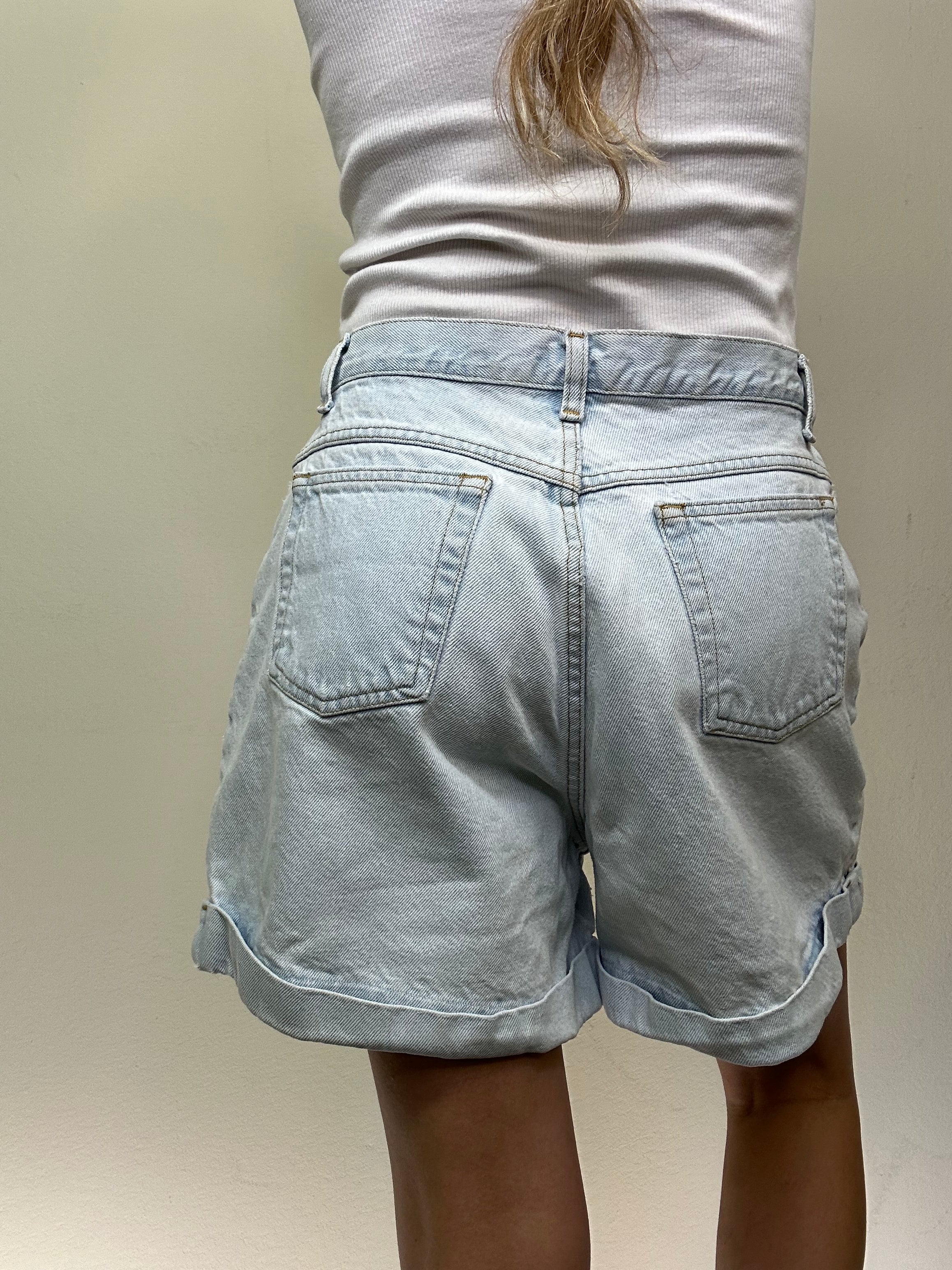 Sierra High Cuffed Shorts