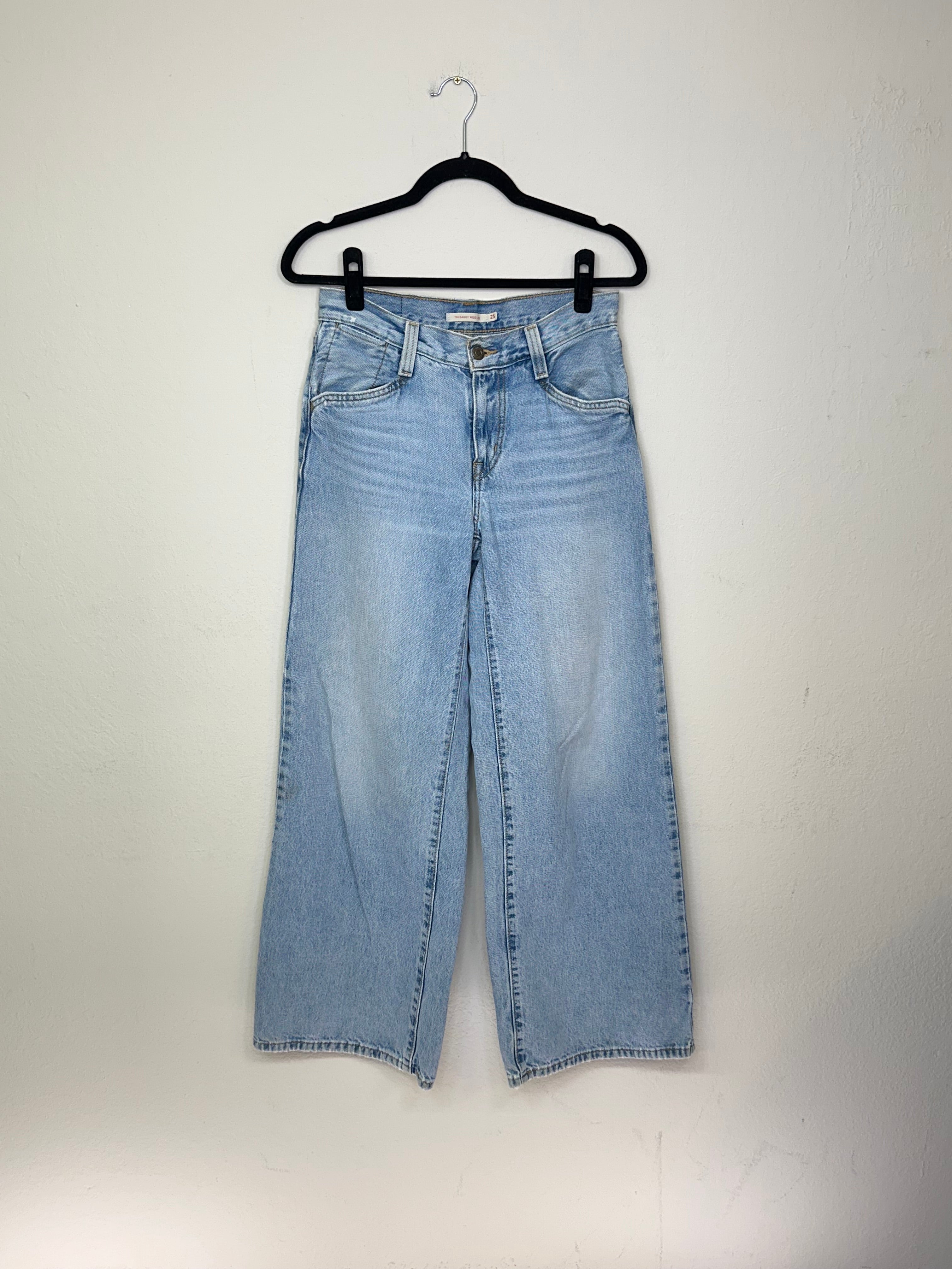 [Modern] Levi’s Baggy Wide Leg Jeans – Mid Rise