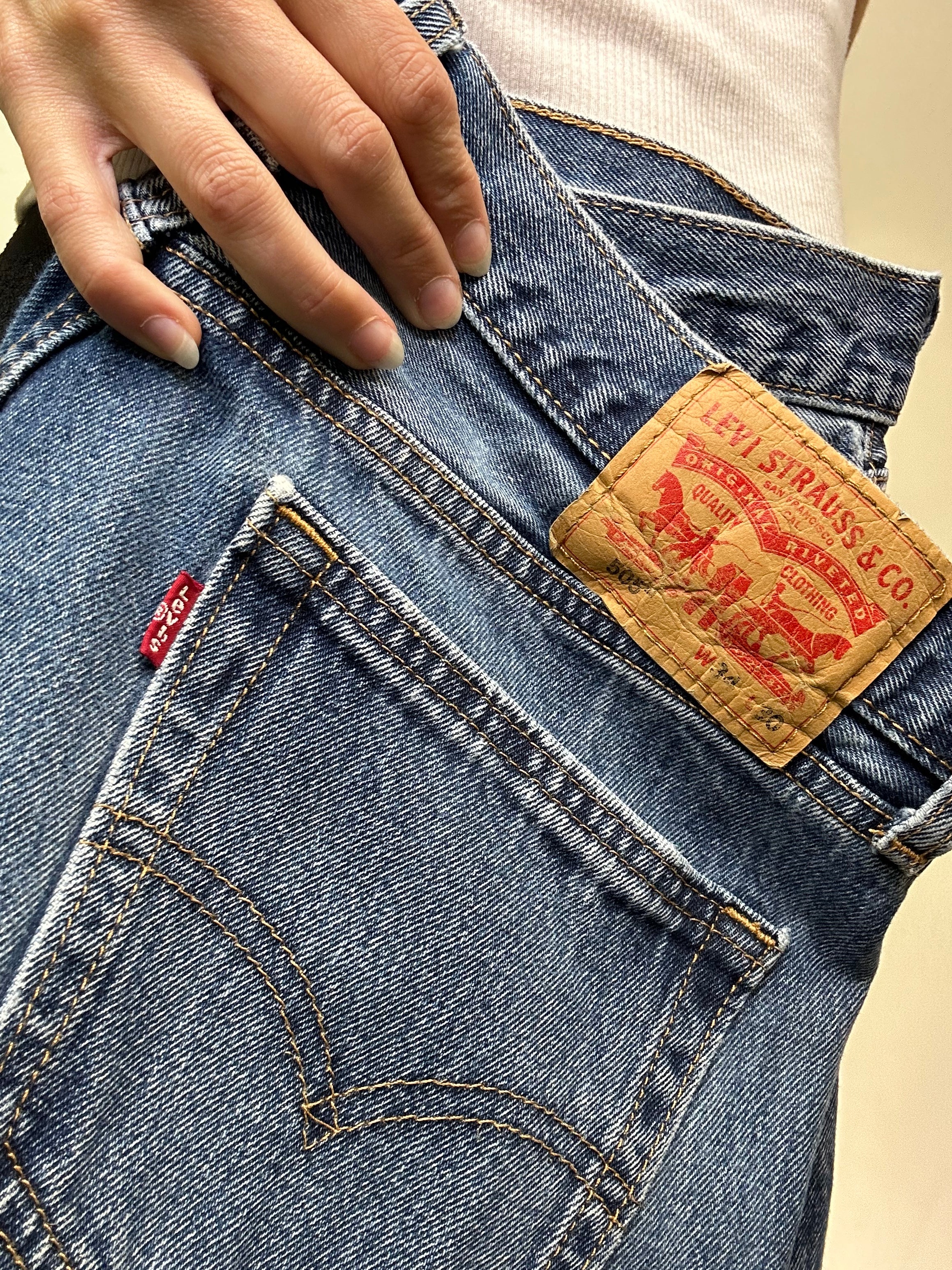 [Modern] Levi’s 505 Regular Straight Jeans