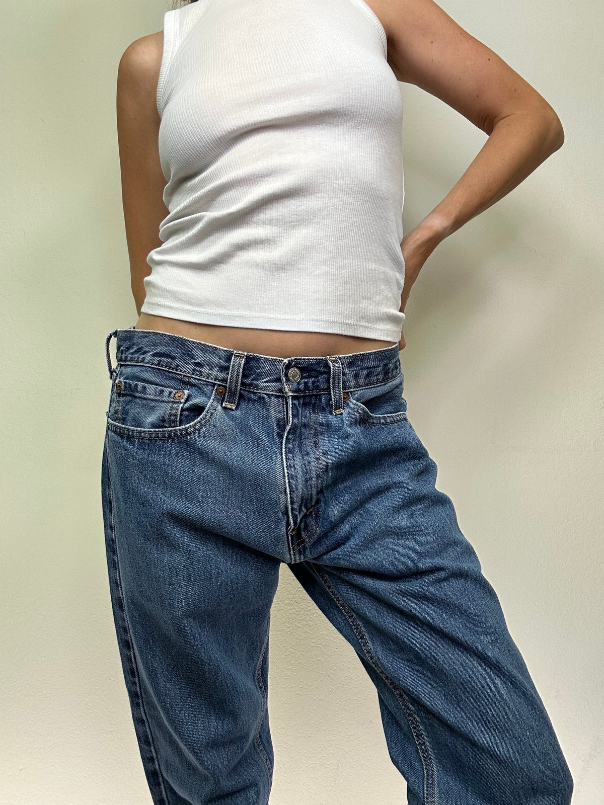 [Modern] Levi’s 505 Regular Straight Jeans