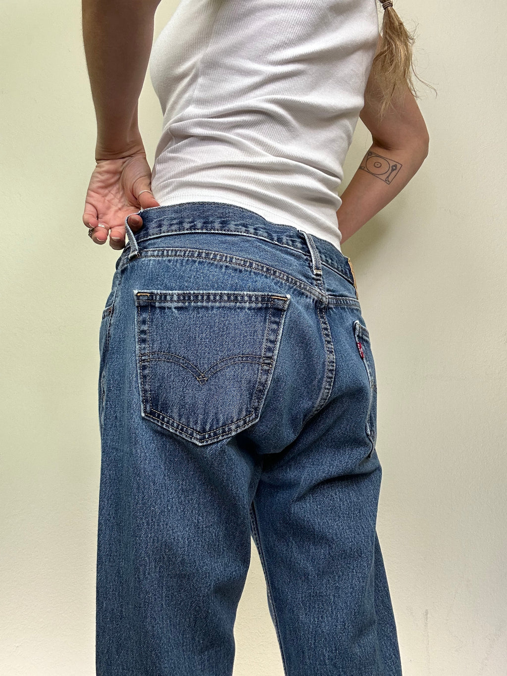 [Modern] Levi’s 505 Regular Straight Jeans