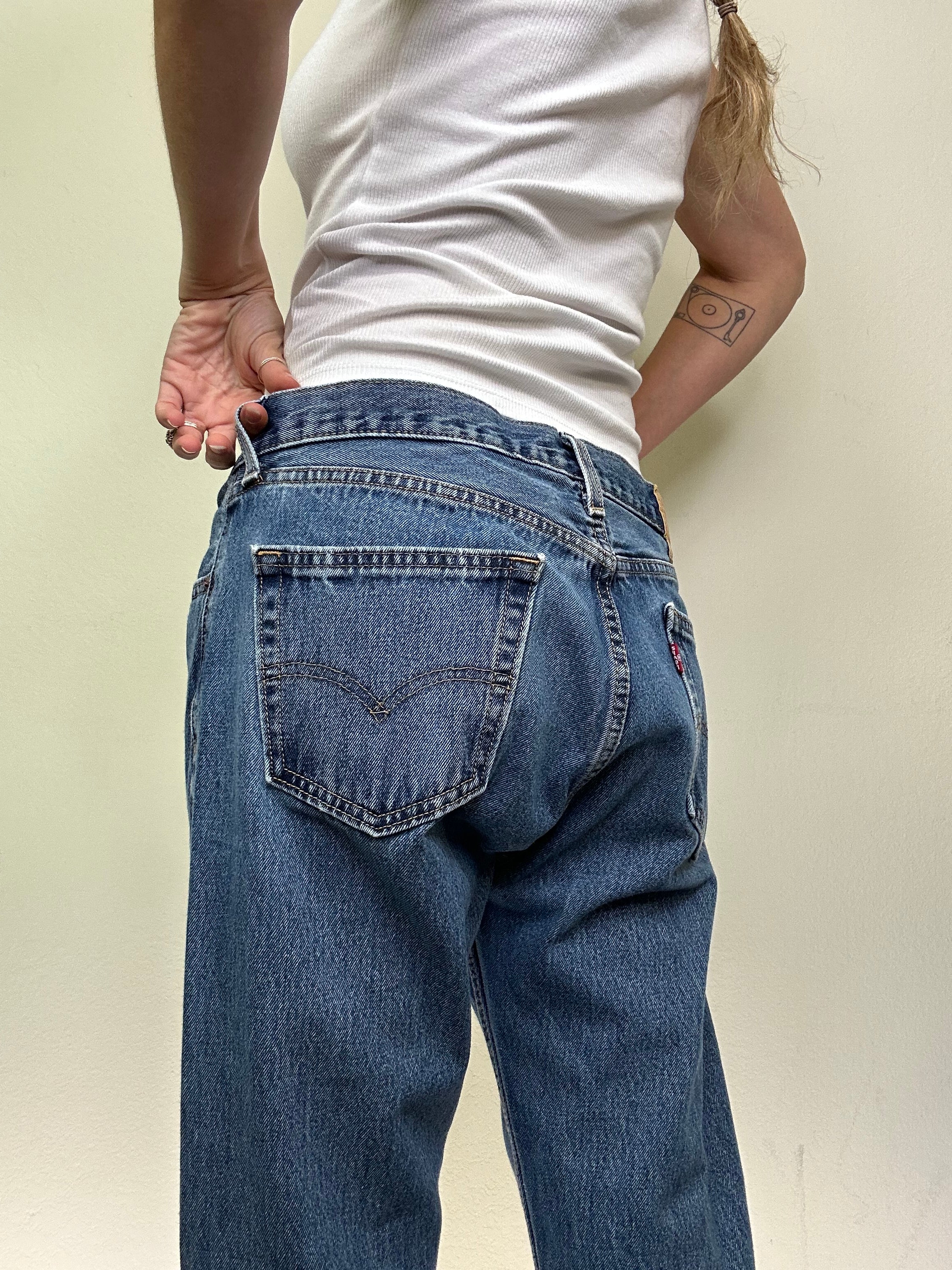 [Modern] Levi’s 505 Regular Straight Jeans