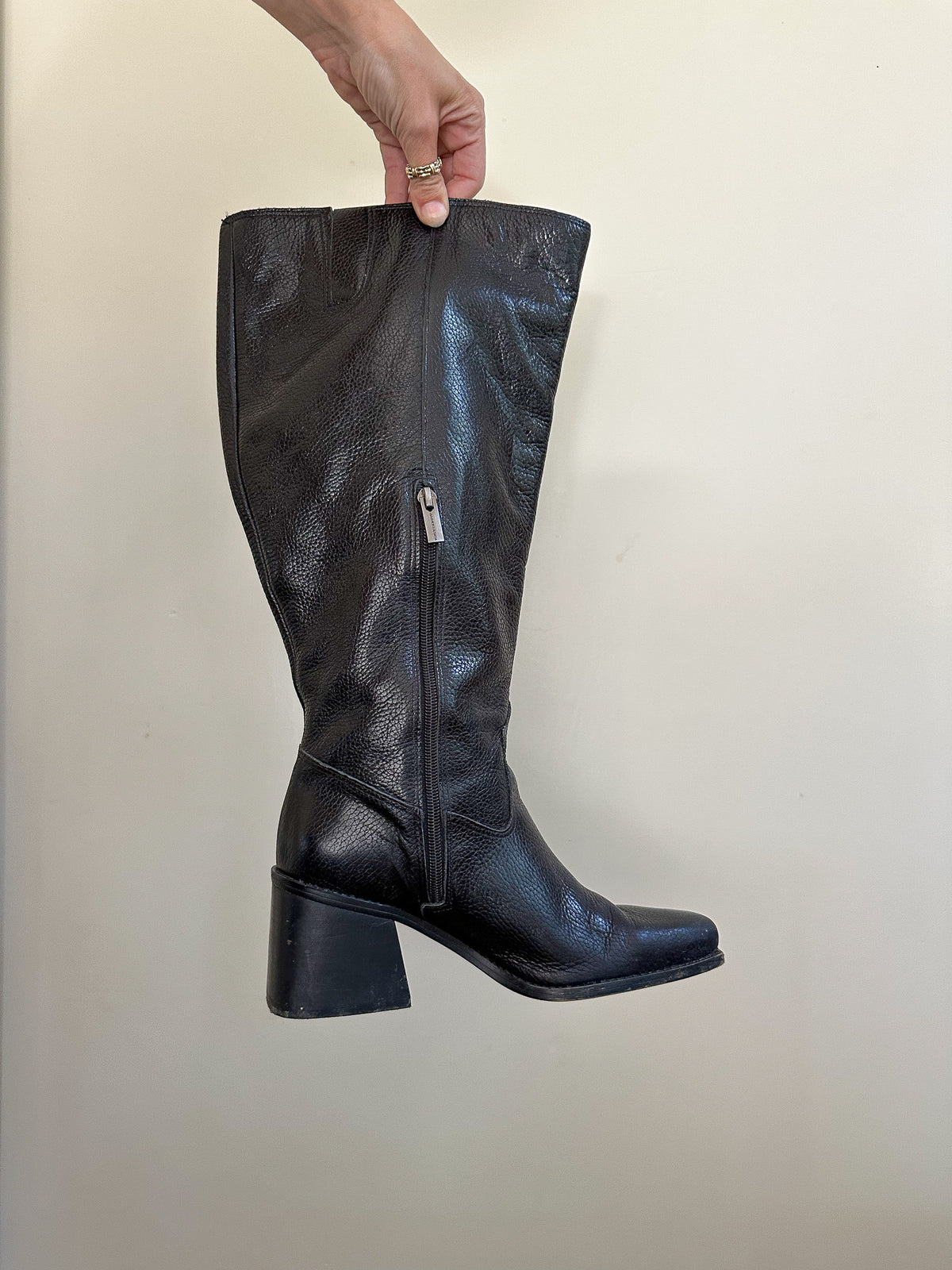 [Modern] Vince Camuto Sangeti Extra Wide Calf Boots