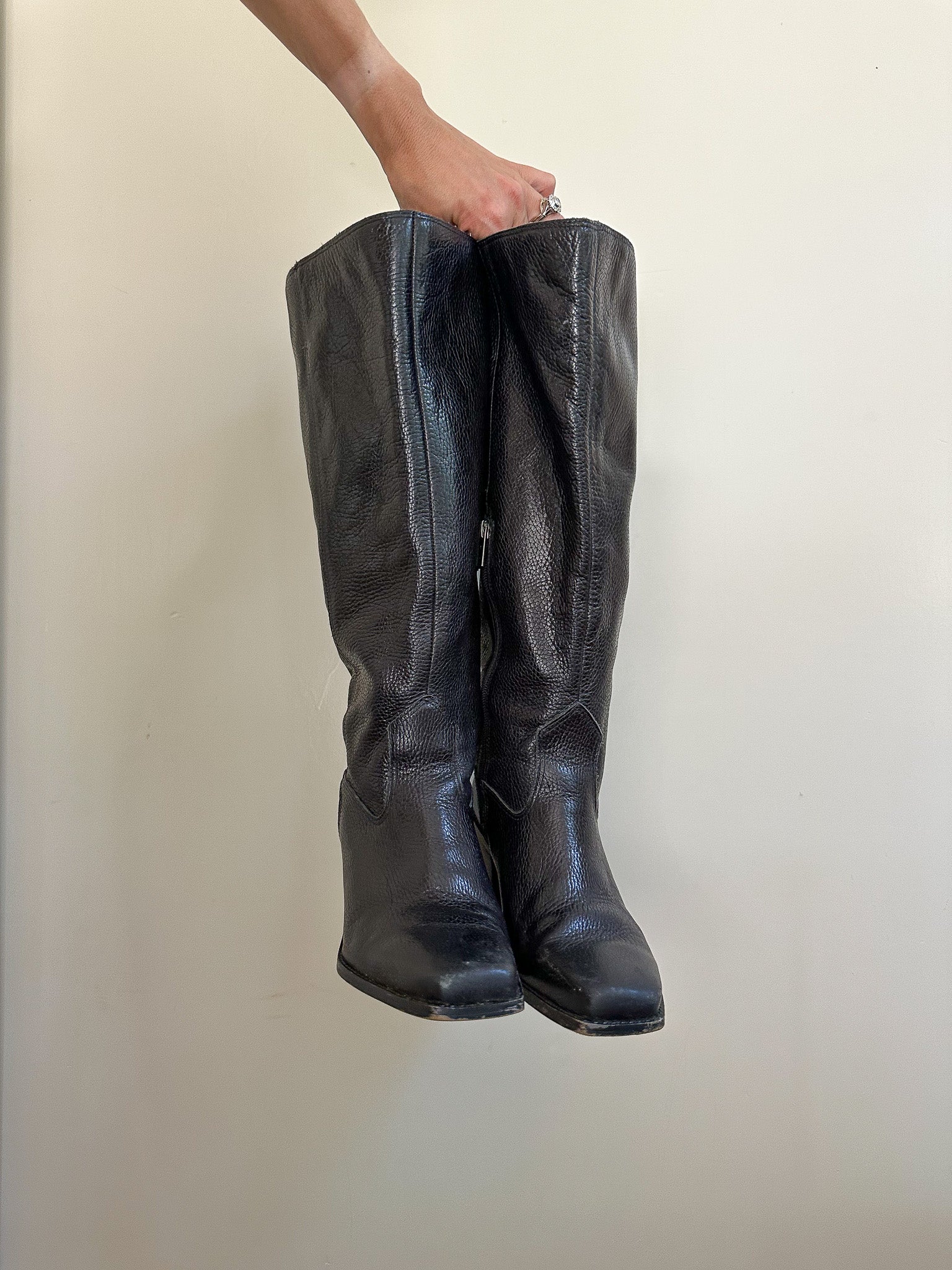 [Modern] Vince Camuto Sangeti Extra Wide Calf Boots