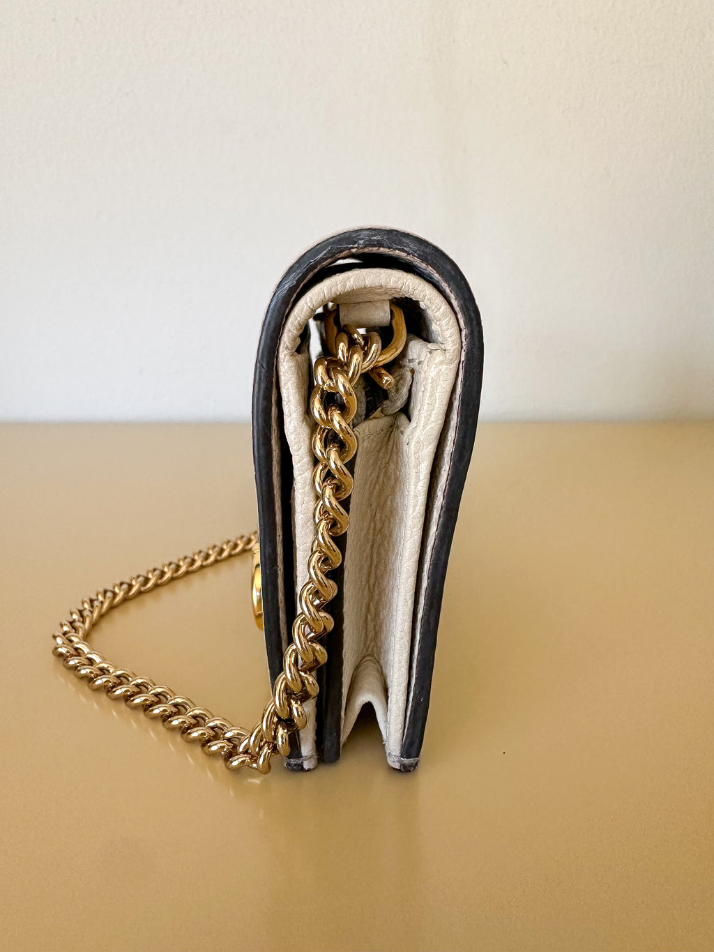 Gucci Zumi Wallet on Chain