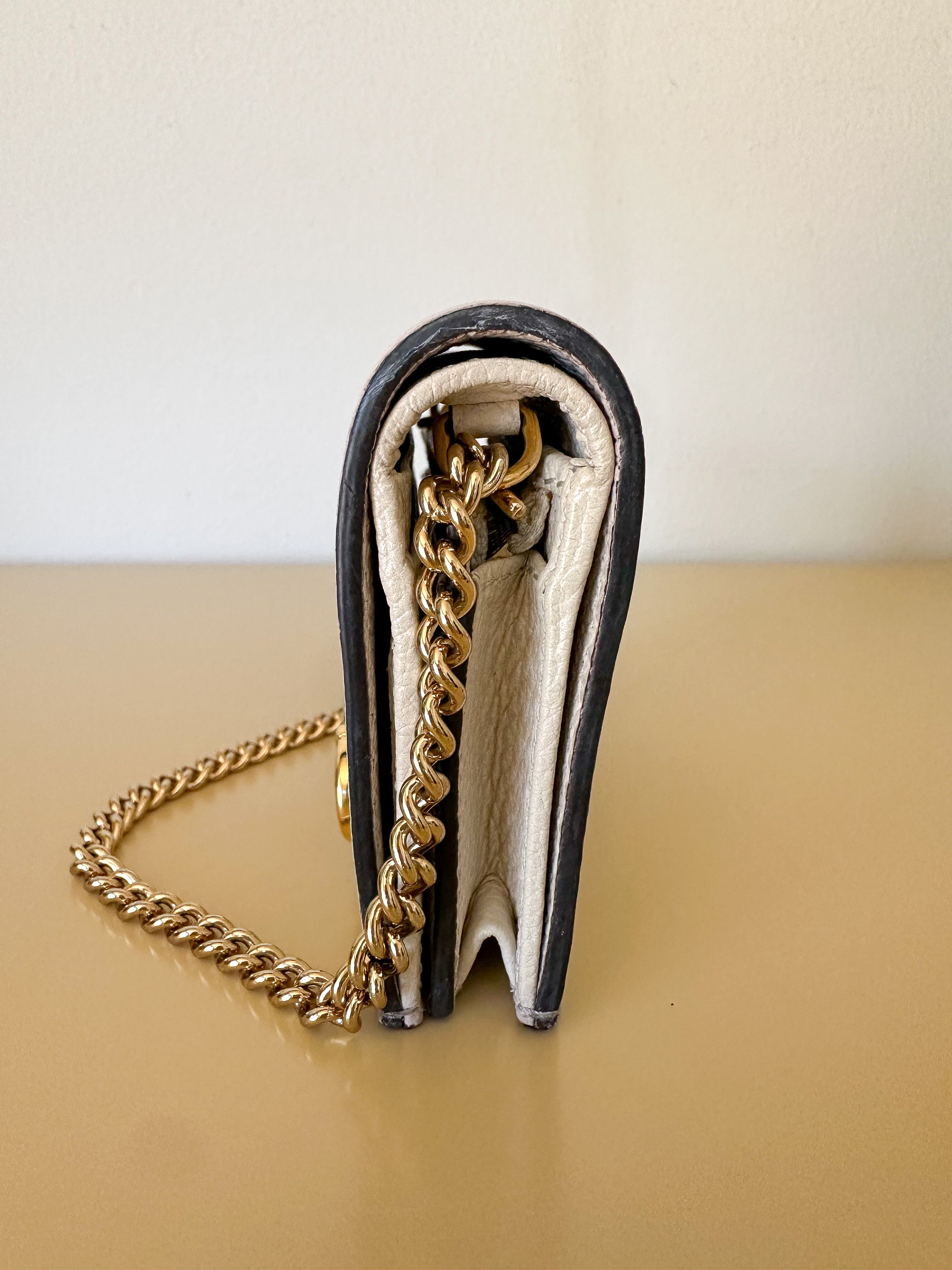 Gucci Zumi Wallet on Chain