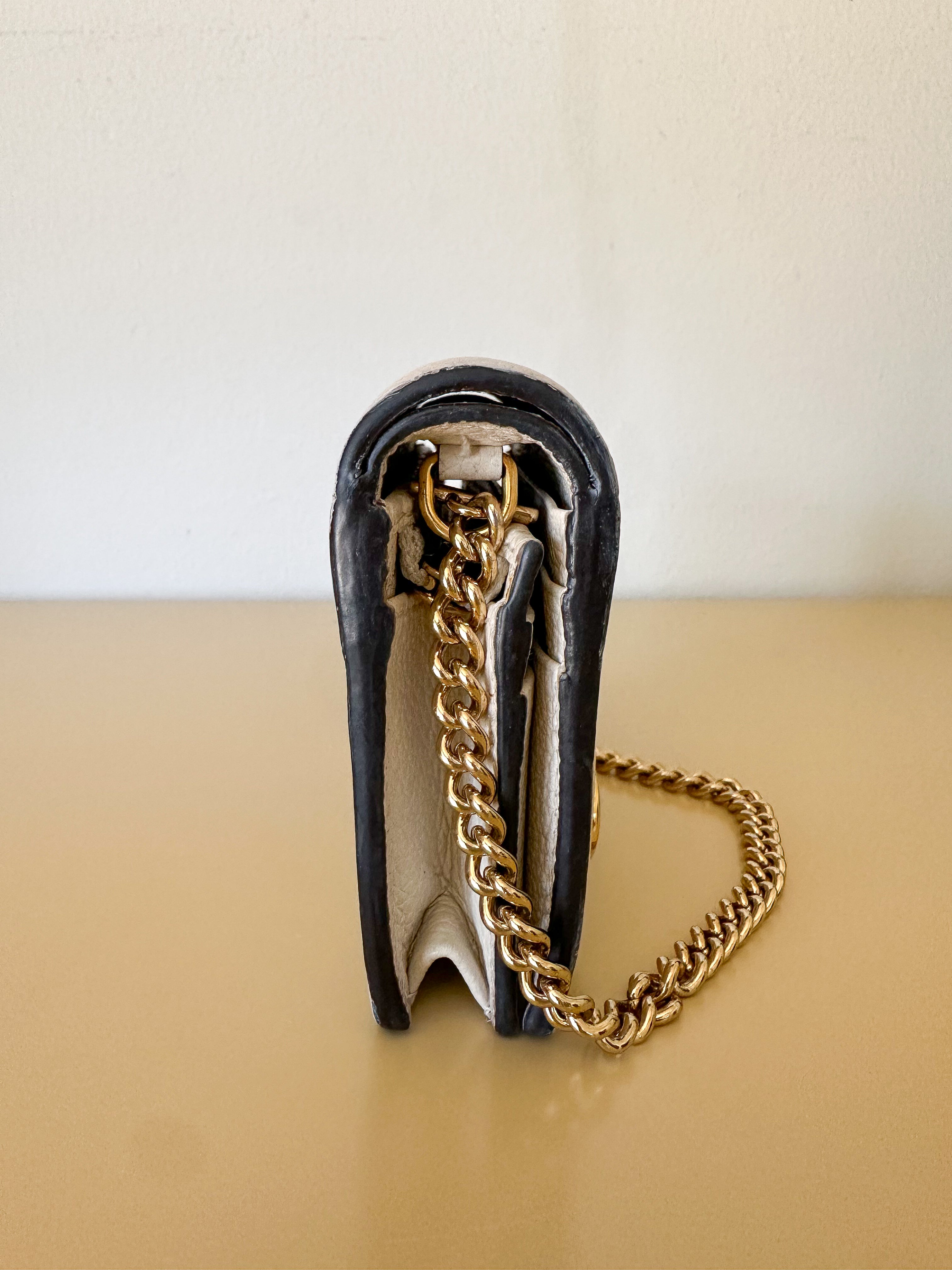 Gucci Zumi Wallet on Chain