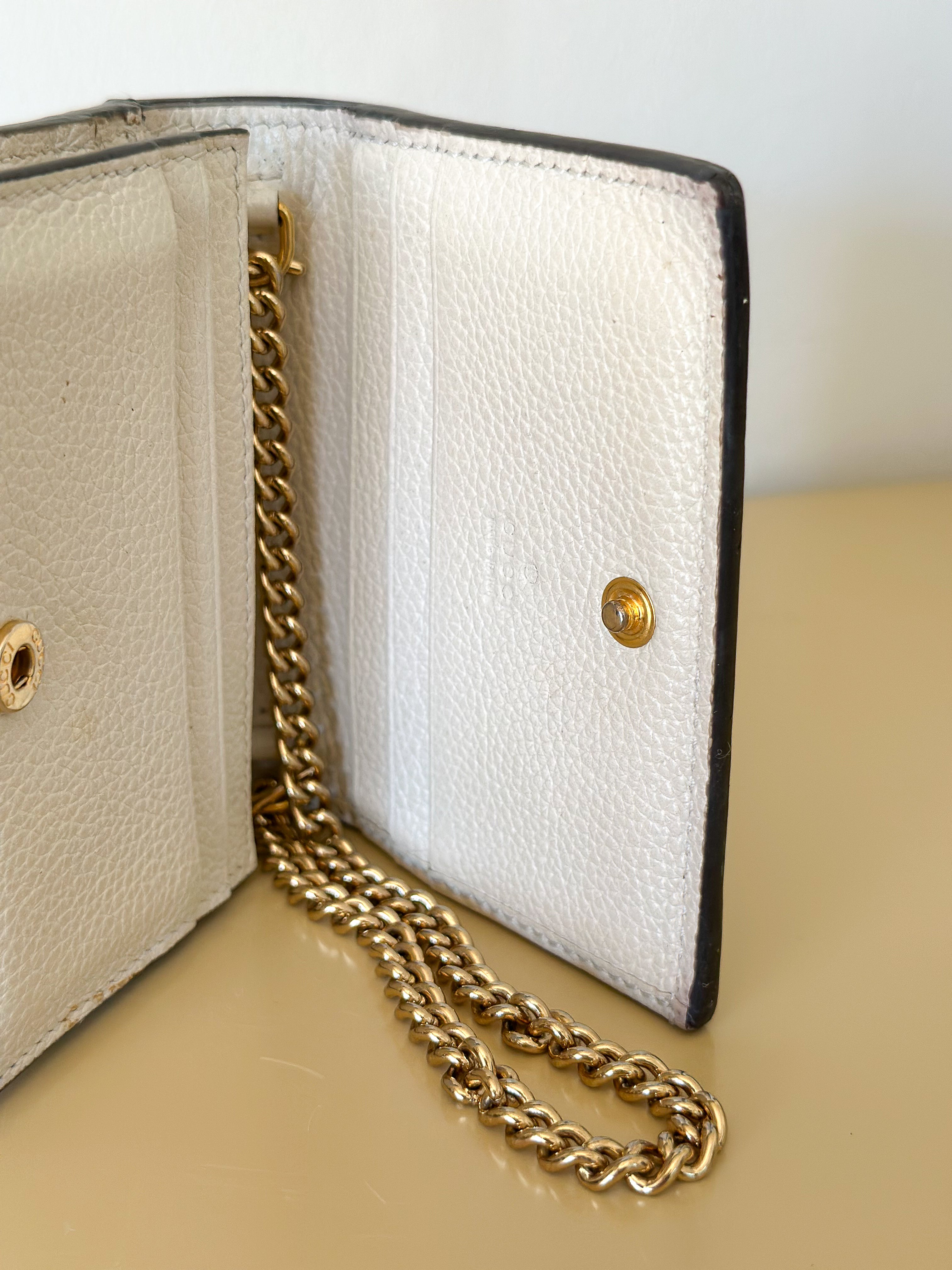 Gucci Zumi Wallet on Chain