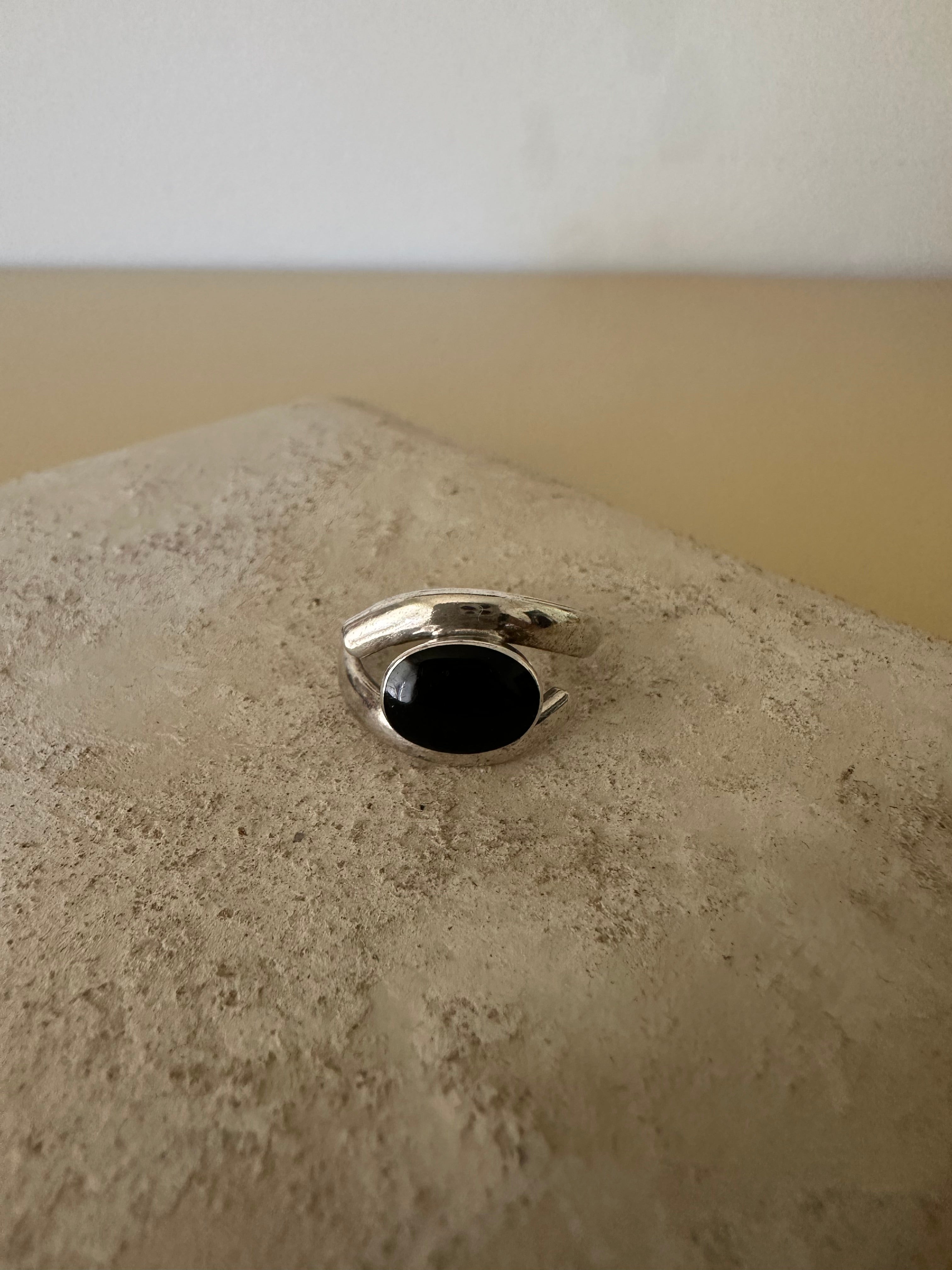 Silver Wrap Ring with Black Stone (Unsigned)