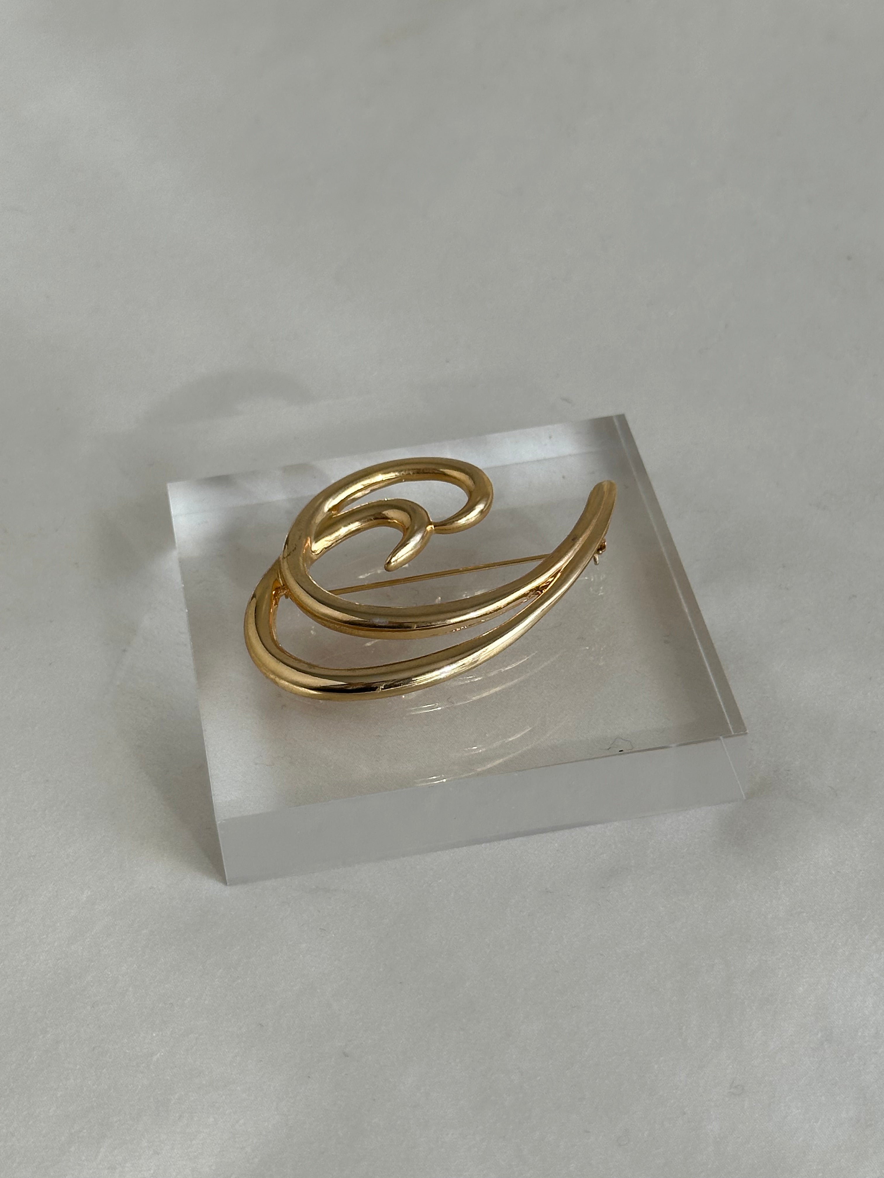 Sculptural Wave Brooch