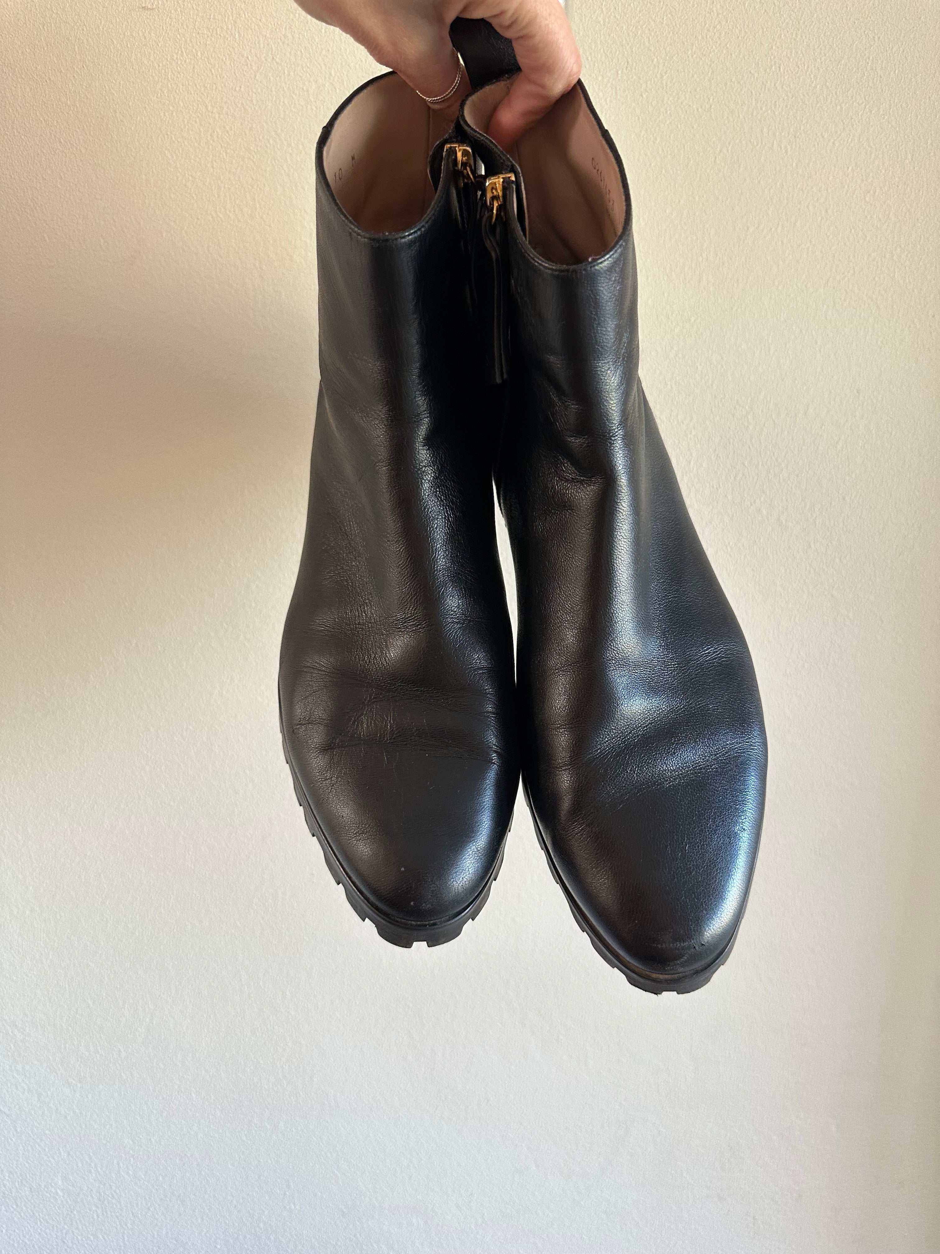 [Modern] Stuart Weitzman Lug Sole Leather Boots