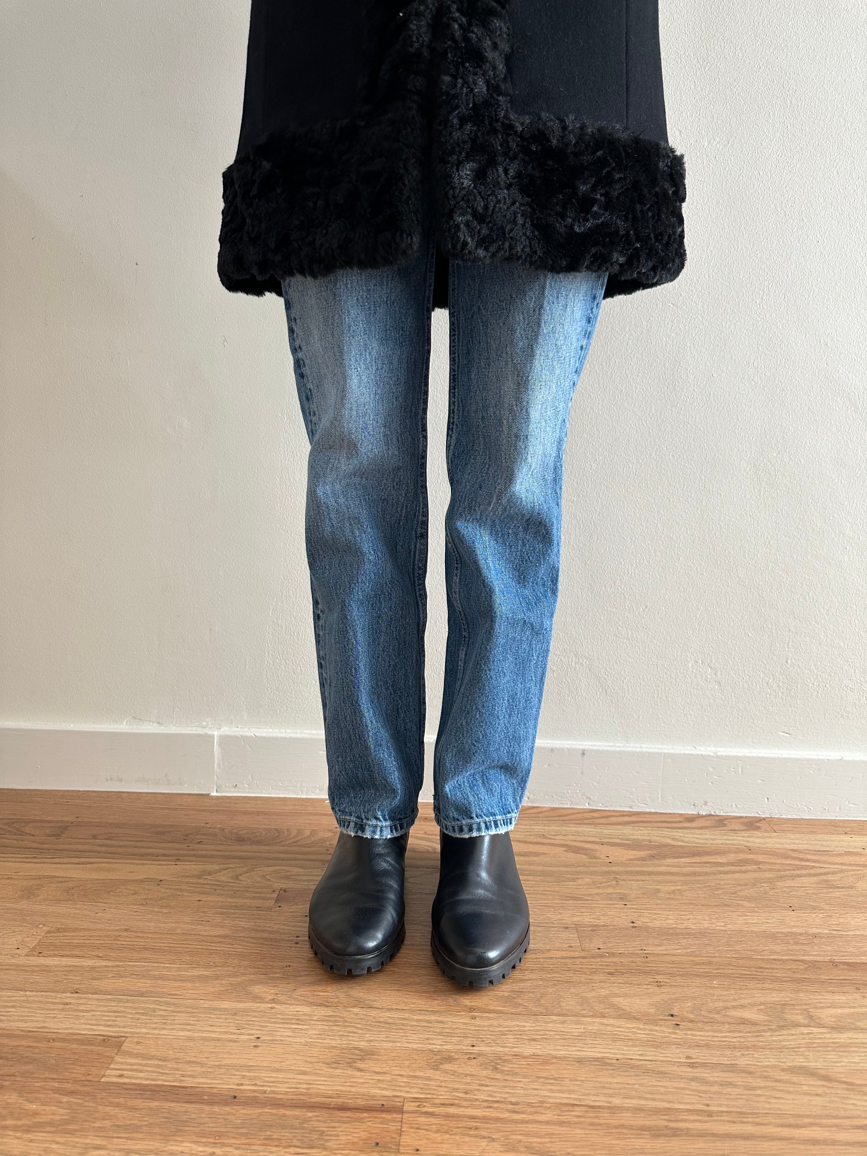 [Modern] Stuart Weitzman Lug Sole Leather Boots