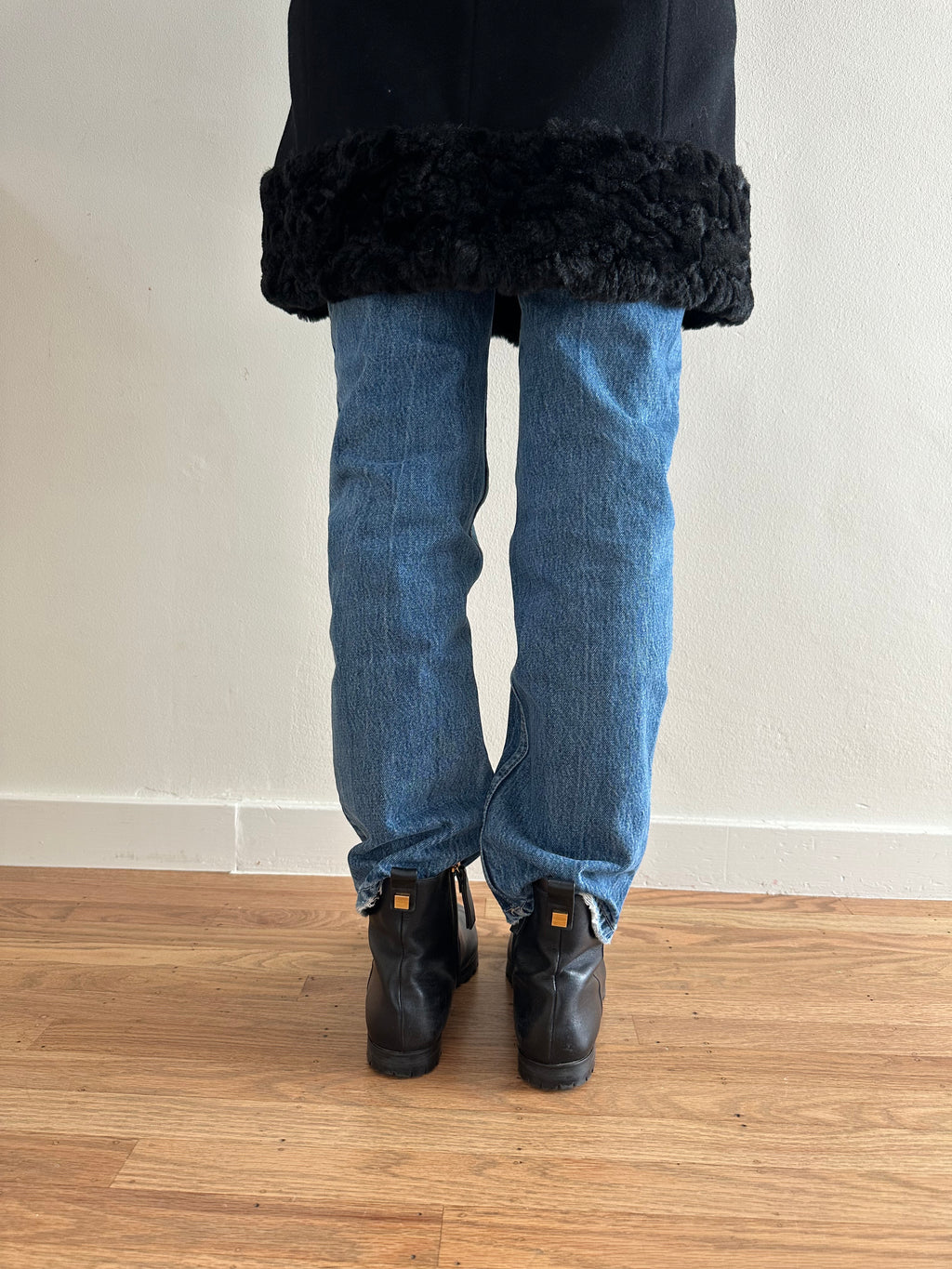 [Modern] Stuart Weitzman Lug Sole Leather Boots